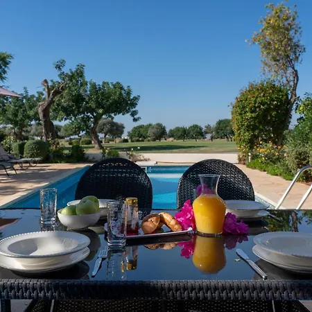 3 Bedroom Cardia With Private Pool, Aphrodite Hills 빌라 *