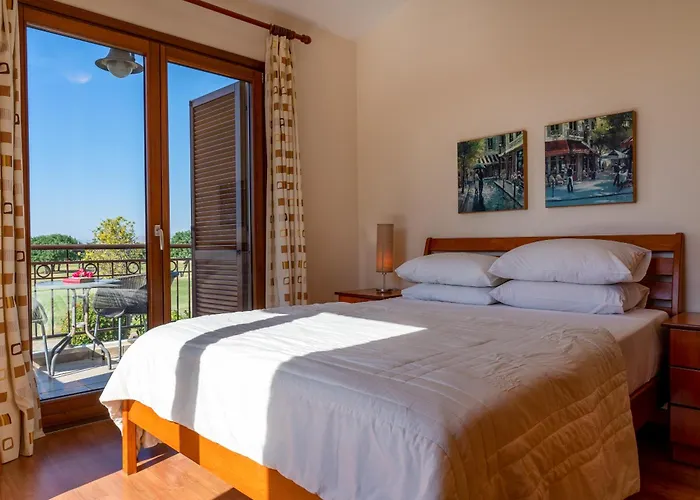 Vila 3 Bedroom Cardia With Private Pool, Aphrodite Hills Kouklia