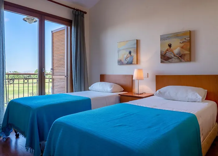 Vila 3 Bedroom Cardia With Private Pool, Aphrodite Hills