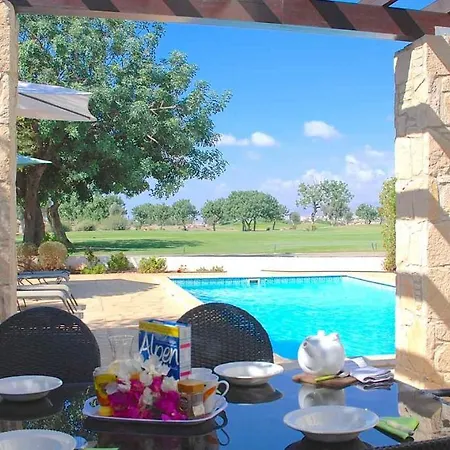 3 Bedroom Cardia With Private Pool, Aphrodite Hills Kouklia