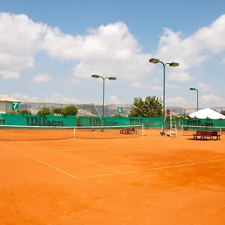 3 Bedroom Cardia With Private Pool, Aphrodite Hills * Kúklia